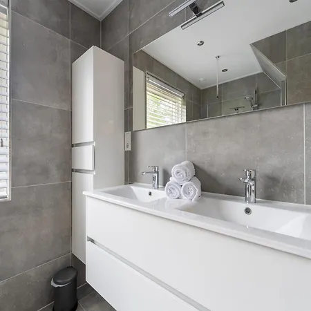 Vakantiehuis S Haven, Cleaning Included *